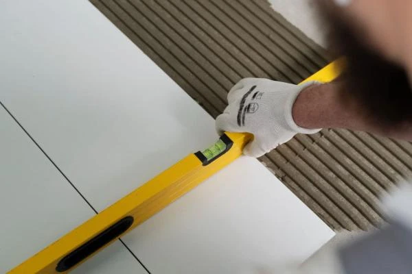 Pose de carrelage à Plouguernével